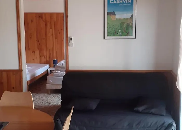 Cantalaoude Nyaraló *